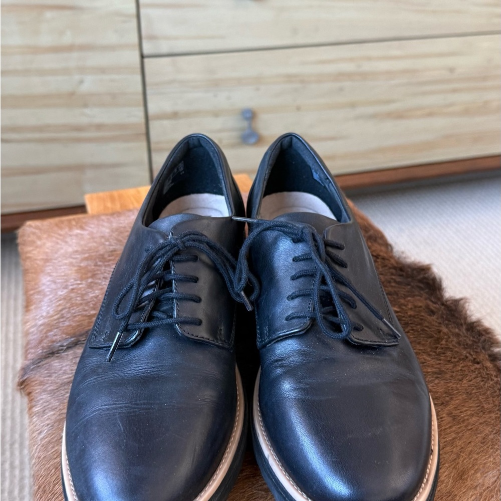 Clarks Black Leather Women's Loafers - Picture 4 of 6